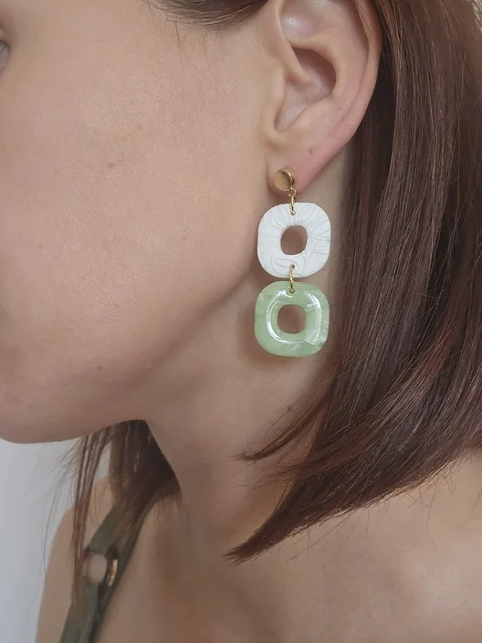 Boucles d'oreilles Jasmine portées